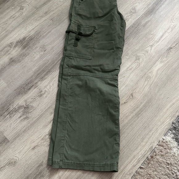 American Eagle Outfitters Sage Green Cargo Pants - Picture 6 of 9